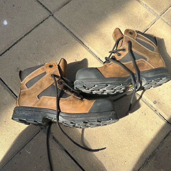 Brown and Black High-Top Boots with Rubber Sole and Lace-Up Design - Picture 3 of 4